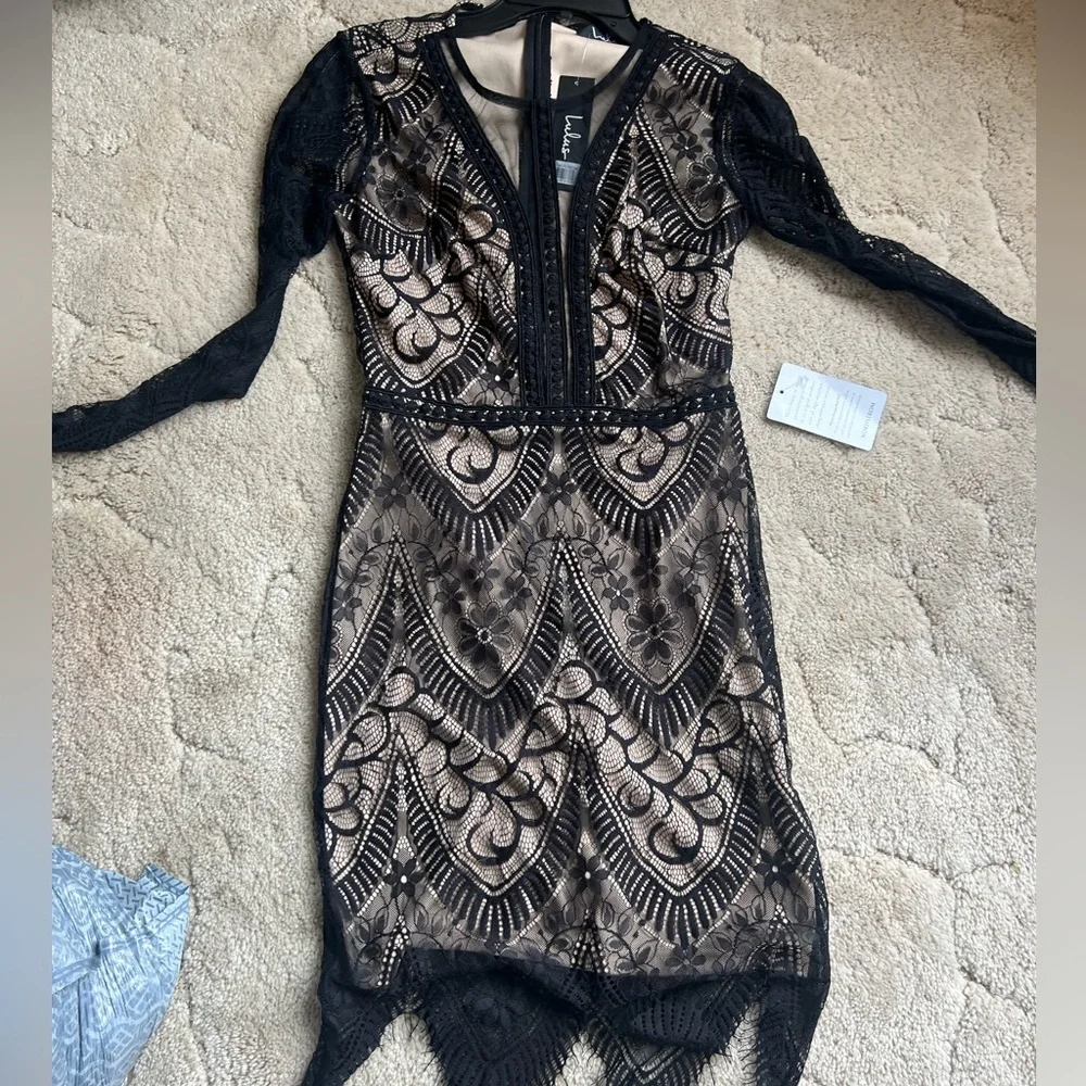 Dress - Picture 1 of 1